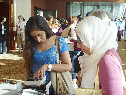 The writing center diwaniya organizes a one-day trip to dubai