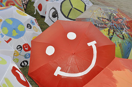 Auk hosts exclusive art exhibition raises awareness for peace