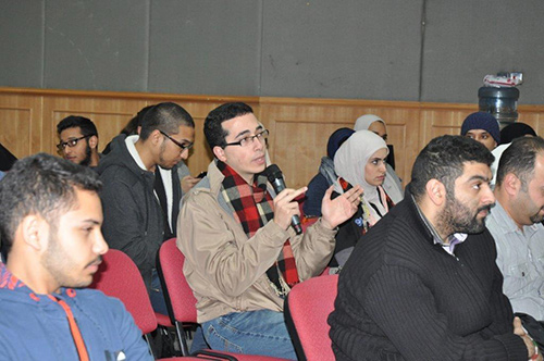 Rise center at the american university of kuwait holds lecture entitled live mobile hacking malware attacks and data protection