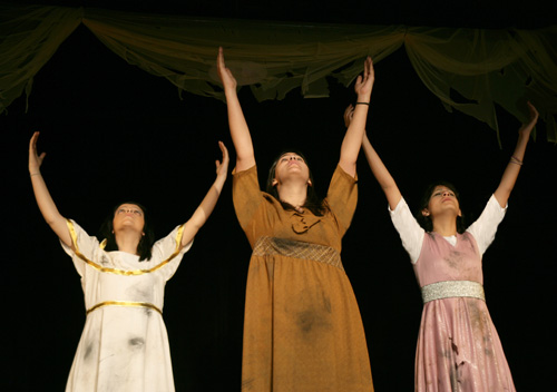 Auks theater program hosts trojan women