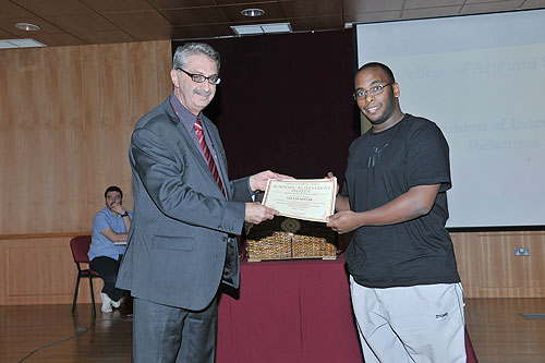 Auk celebrates achievements of top students