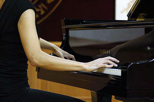 Auk holds a piano recital by stephanie cheng