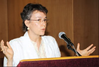 AUK RISE Discusses "Reforming Labor Policies in the GCC"