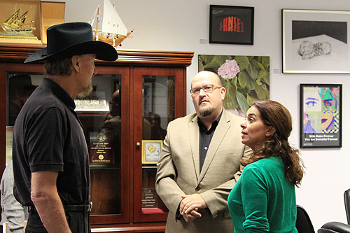 Auk holds the fall presidents art exhibition