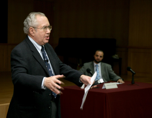 Auk hosts renowned islamic historian