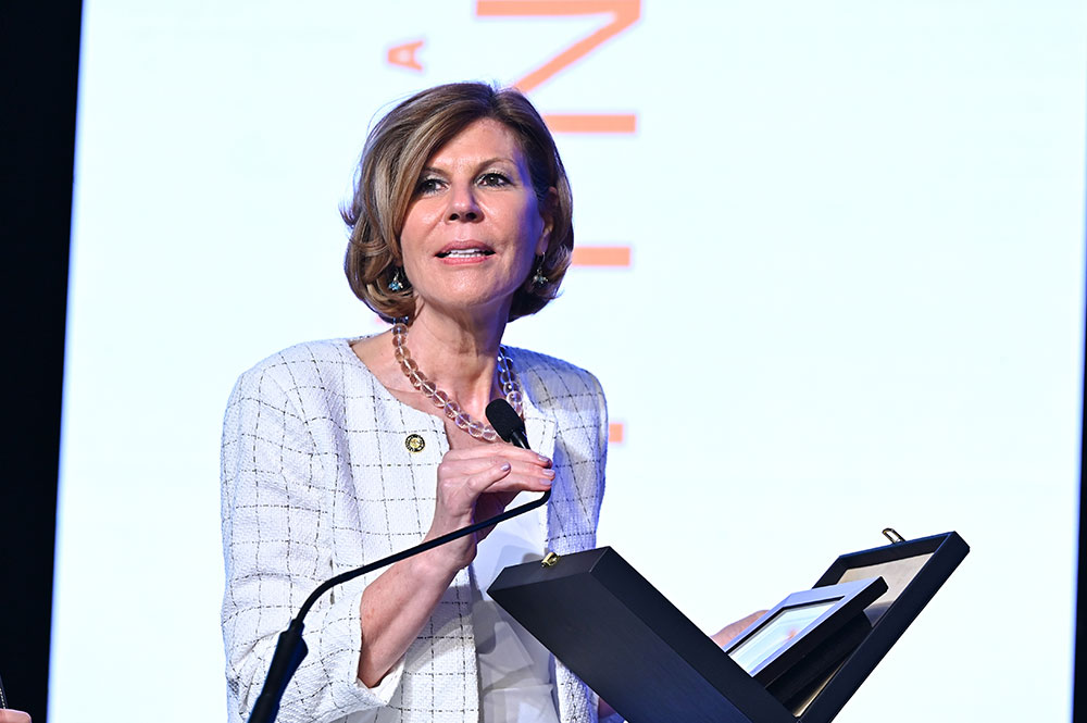 AUK Honors Long-Serving Employees