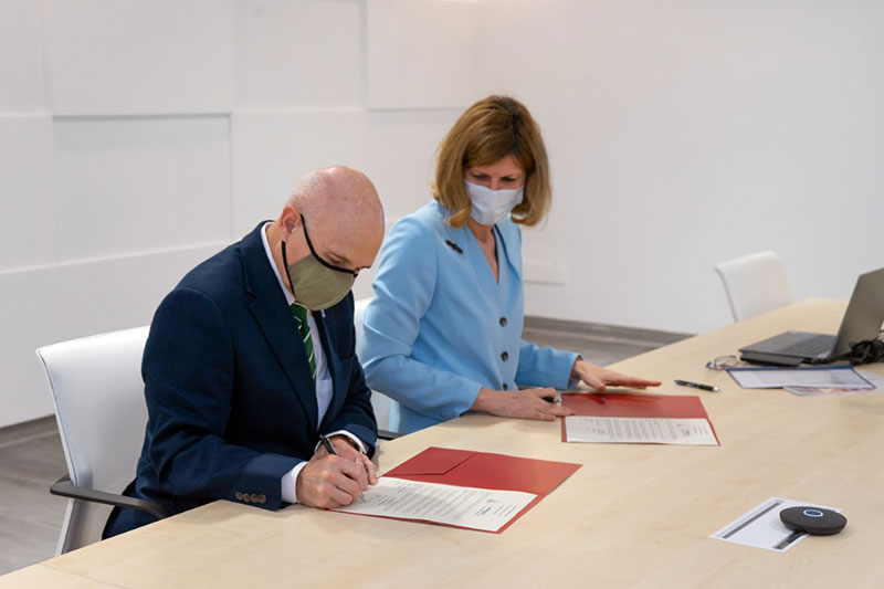 American University of Kuwait and Algonquin College – Kuwait Sign Articulation Agreement