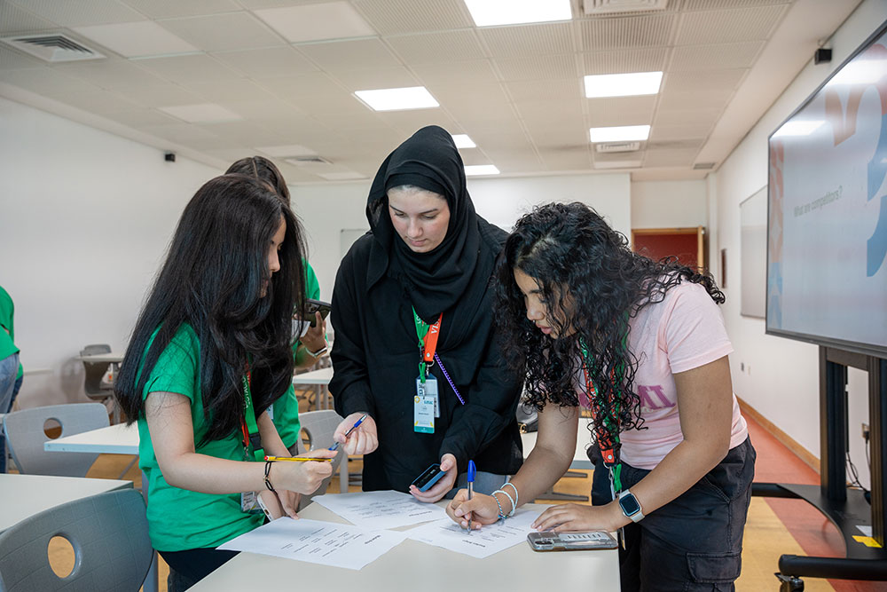 Auk reinforces its role as academic partner in the loyac kon programs success