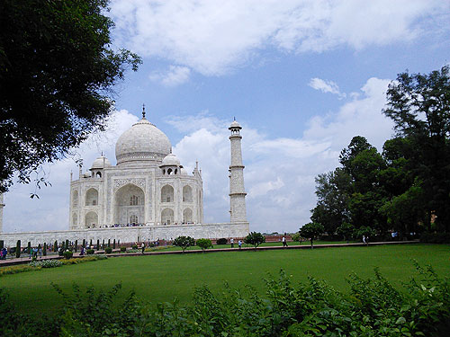 Auk student omar khalil returns from agra