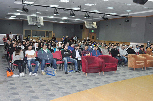 Rise center at the american university of kuwait holds lecture entitled live mobile hacking malware attacks and data protection
