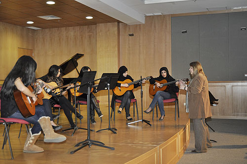 Music program presents informal concert