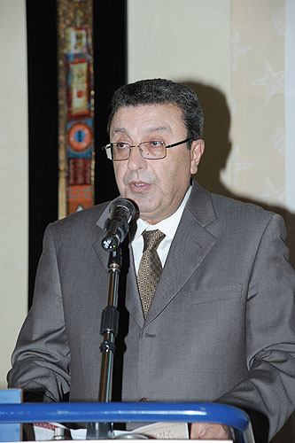 Auk holds dinner in honor of faculty achievements