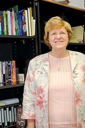 Kuwait at 50 a passionate project by an auk faculty