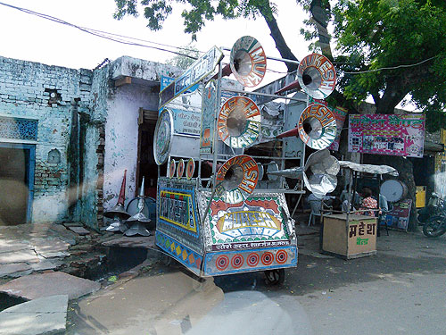 Auk student omar khalil returns from agra