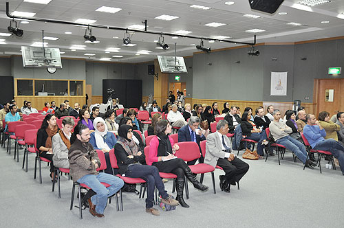 Auk holds discussion on degrees of belonging in kuwait