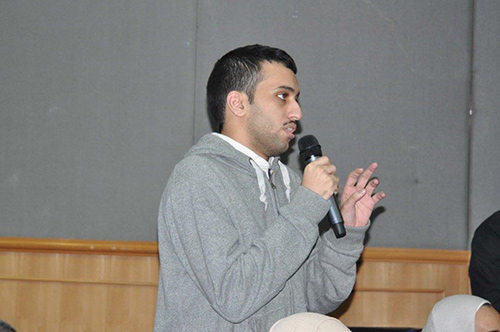 Rise center at the american university of kuwait holds lecture entitled live mobile hacking malware attacks and data protection