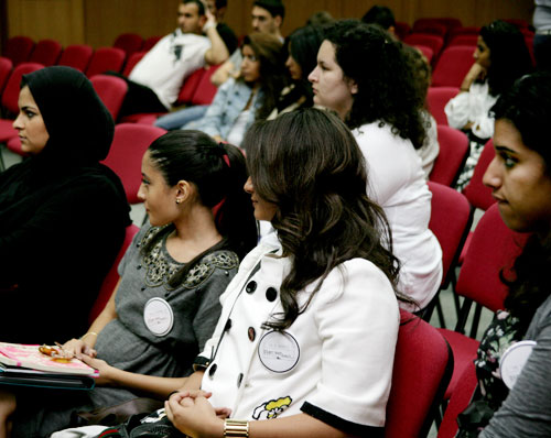 Patriots club and discover kuwait club hold lecture on kuwaiti constitution