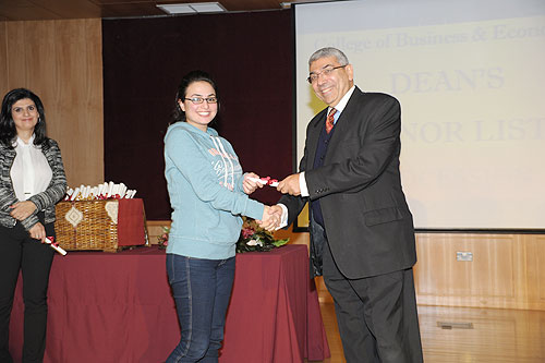 Auk honors students outstanding scholastic achievements