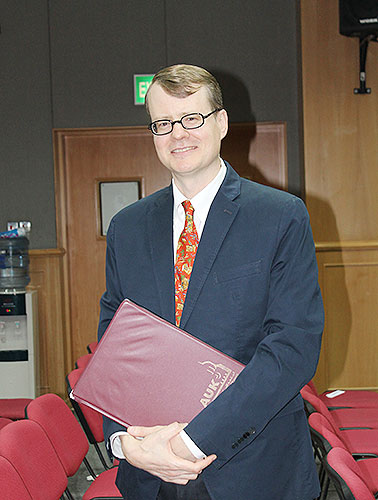 Auk professor raymond farrin releases a book on structure and quranic interpretation