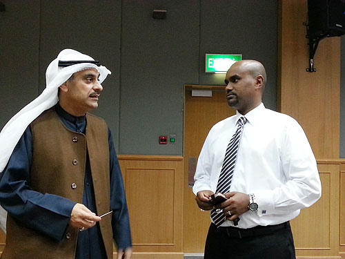 Be a distinctive journalist at auk