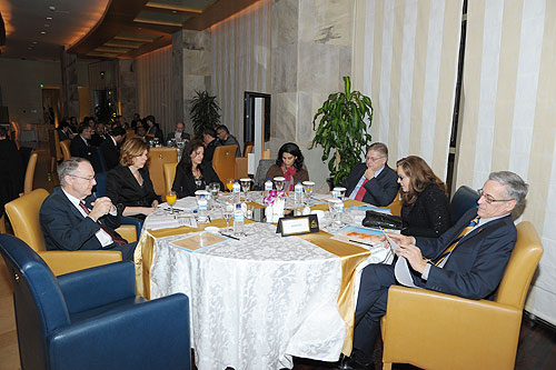 Auk holds dinner in honor of faculty achievements