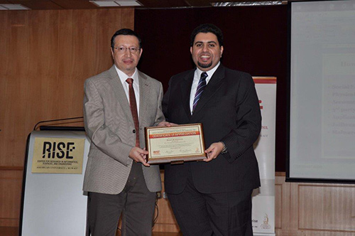 Rise center at the american university of kuwait holds lecture entitled live mobile hacking malware attacks and data protection