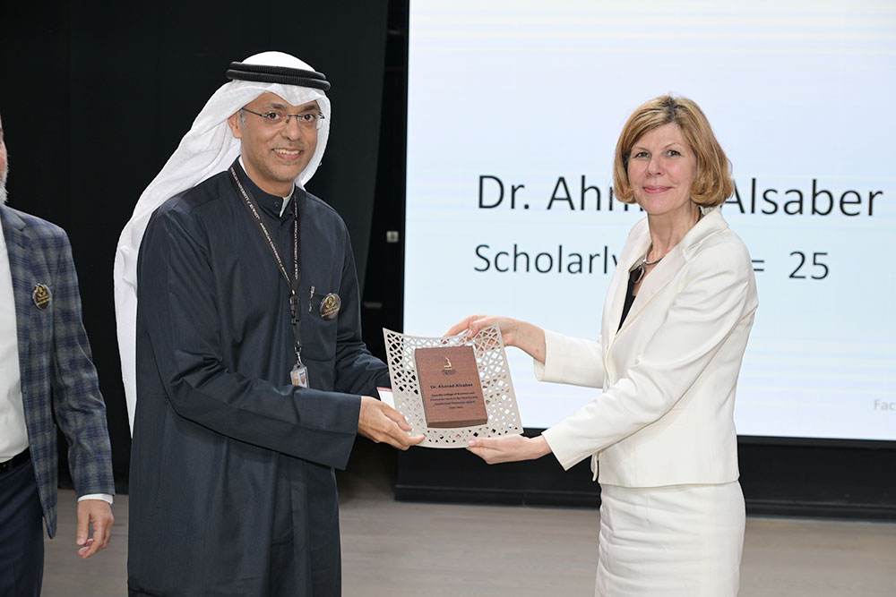 The american university of kuwait awards faculty for pioneering research contributions